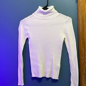 White turtleneck ribbed shirt medium